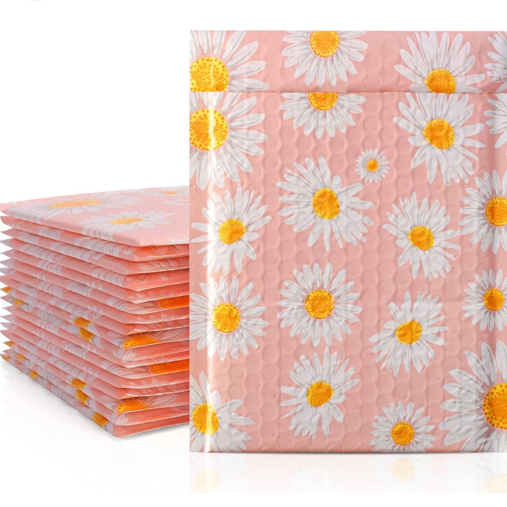 (10) 6”x9” Pink Daisy Bubble Mailers